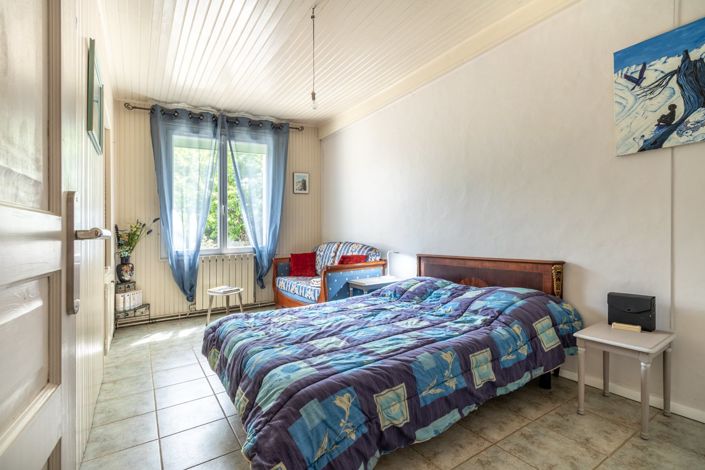 Image No.6-5 Bed House for sale