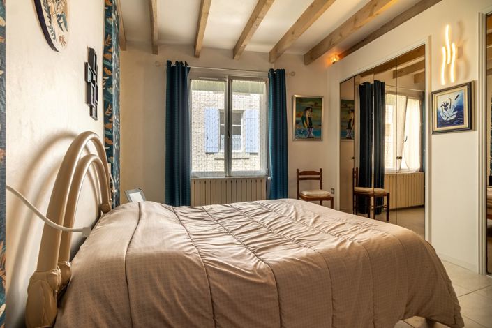 Image No.7-5 Bed House for sale