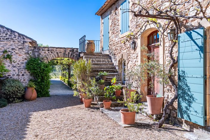 Image No.7-6 Bed House for sale