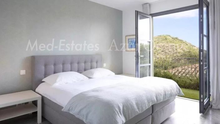 Image No.16-6 Bed House for sale