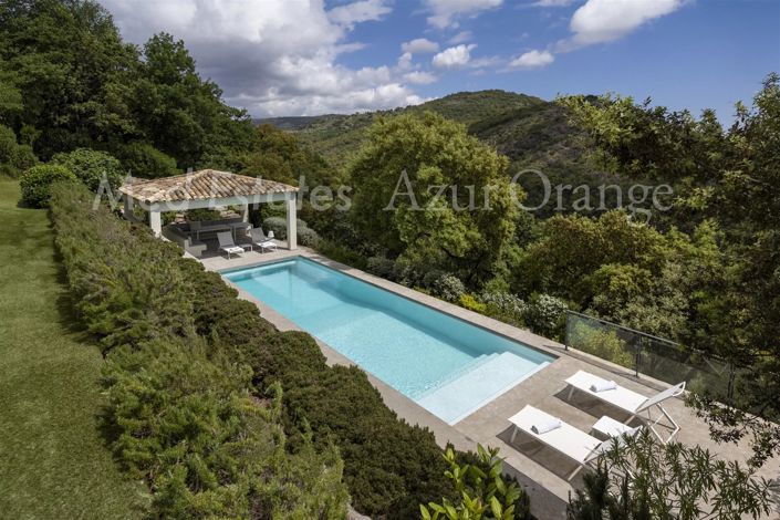 Image No.17-6 Bed House for sale