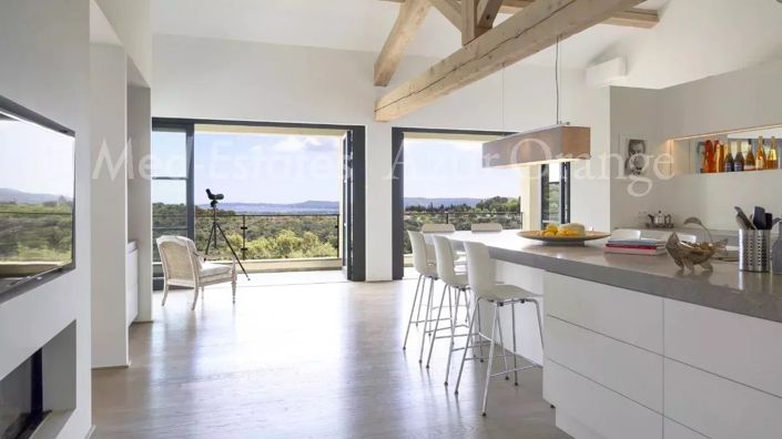 Image No.2-6 Bed House for sale