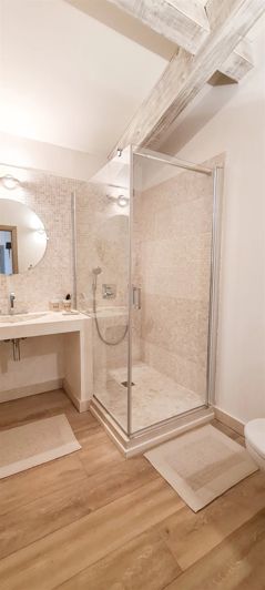 Image No.10-5 Bed House for sale