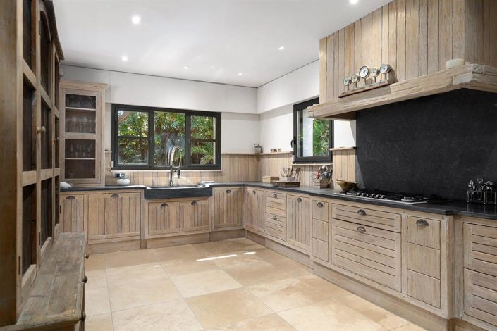 Image No.6-5 Bed House for sale