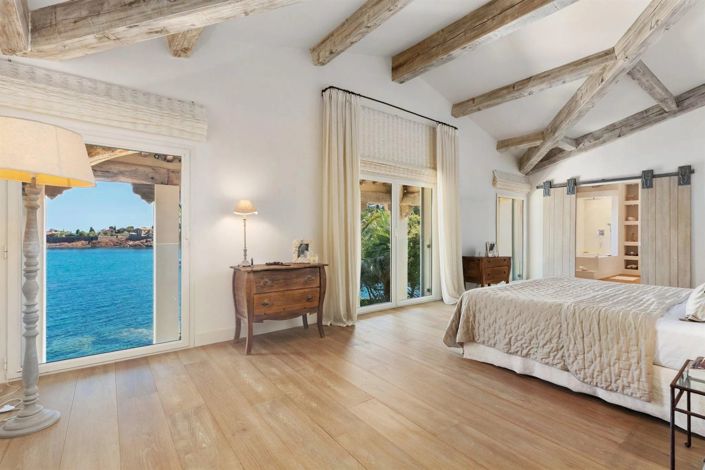 Image No.7-5 Bed House for sale