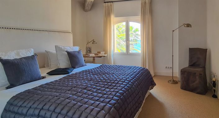 Image No.9-5 Bed House for sale