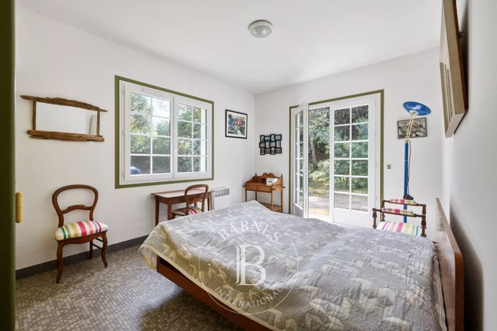Image No.13-6 Bed House for sale