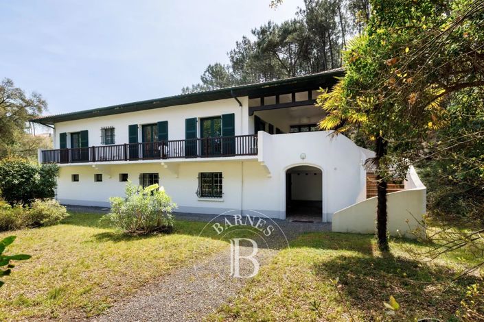 Image No.18-6 Bed House for sale