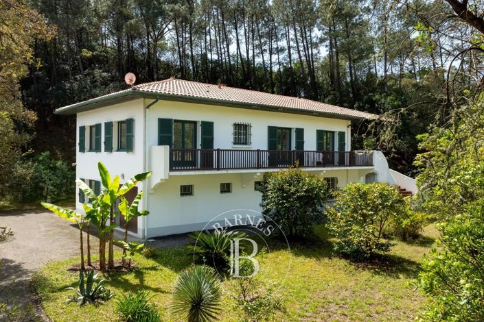 Image No.2-6 Bed House for sale