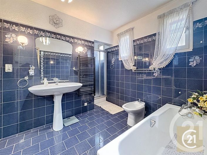 Image No.8-4 Bed House for sale
