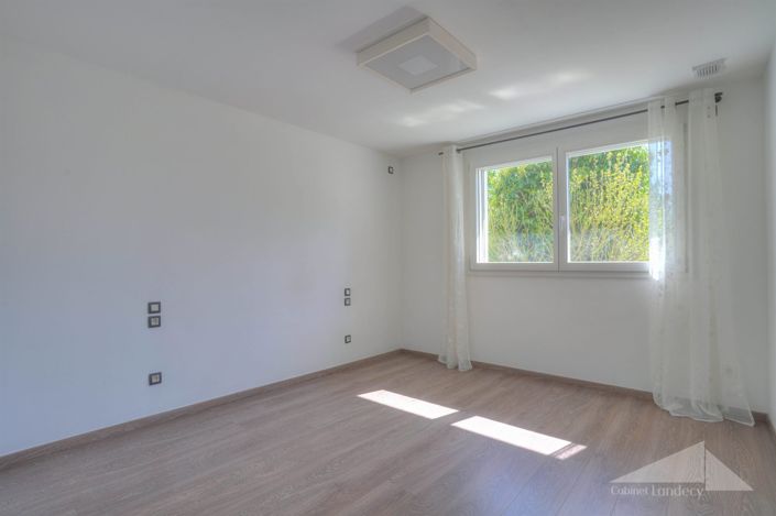 Image No.6-Propriété de 5 chambres à vendre à Prévessin-Moëns