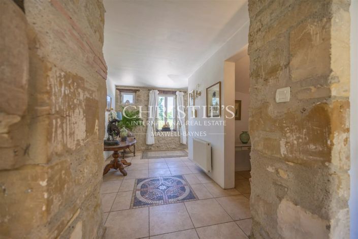 Image No.12-6 Bed House for sale