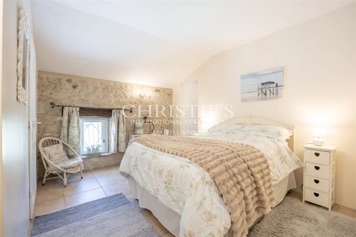 Image No.16-6 Bed House for sale
