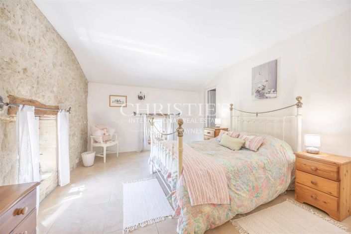 Image No.18-6 Bed House for sale