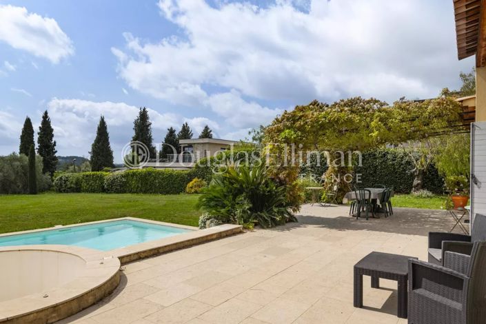 Image No.2-3 Bed House for sale