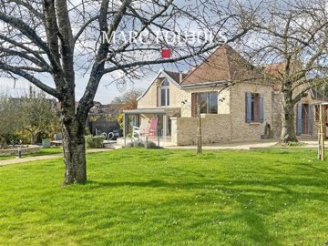 1 - Senlis, House