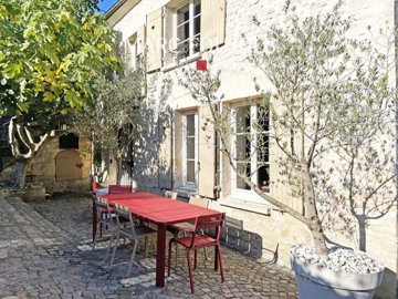 1 - Senlis, House
