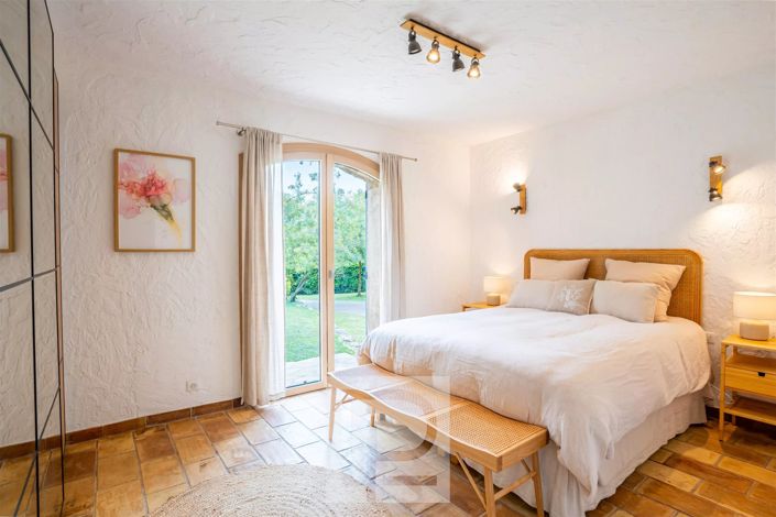 Image No.15-3 Bed House for sale