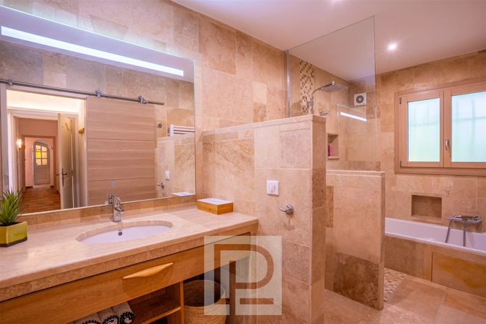 Image No.16-3 Bed House for sale