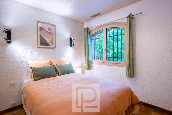 Image No.17-3 Bed House for sale