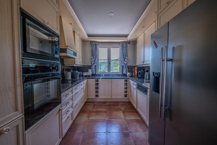 Image No.10-4 Bed House for sale
