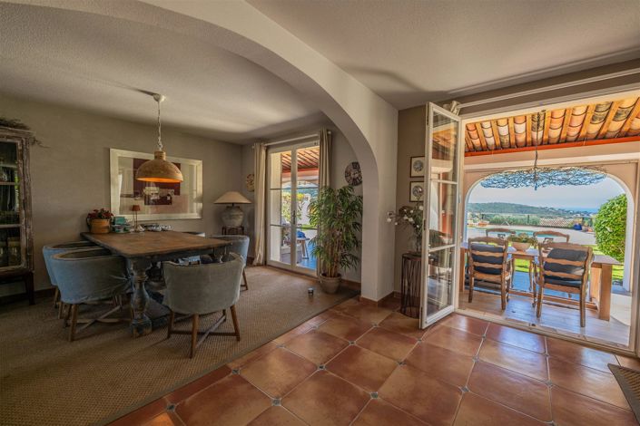 Image No.8-4 Bed House for sale