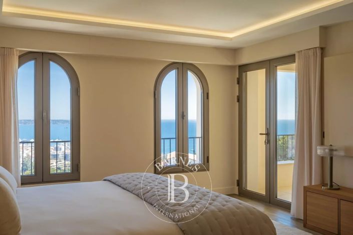 Image No.20-7 Bed House for sale