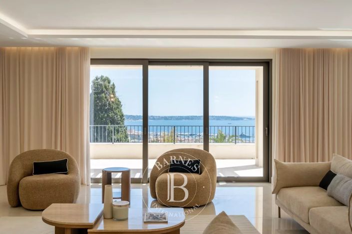 Image No.5-7 Bed House for sale