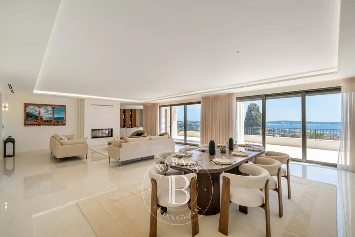Image No.6-7 Bed House for sale
