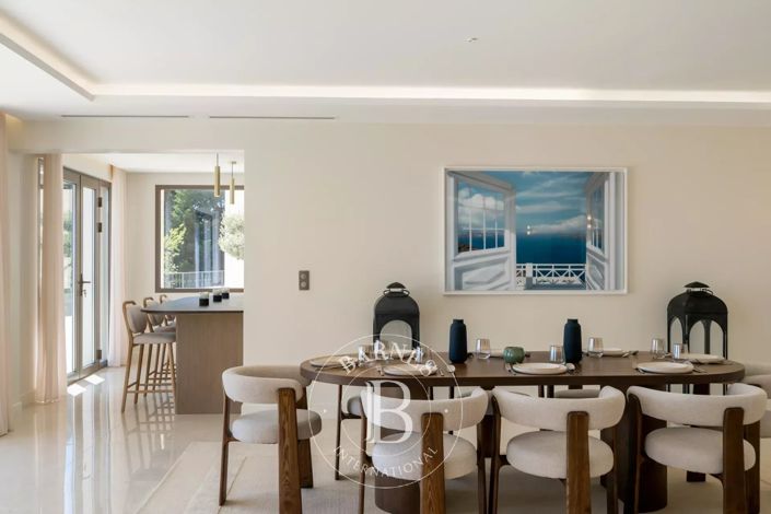 Image No.7-7 Bed House for sale