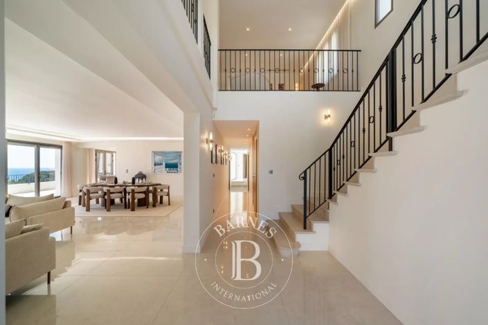 Image No.9-7 Bed House for sale