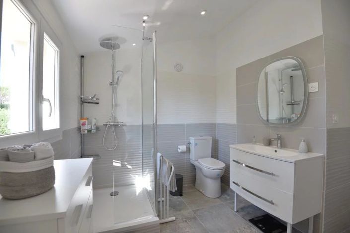 Image No.12-5 Bed House for sale