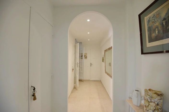 Image No.18-5 Bed House for sale