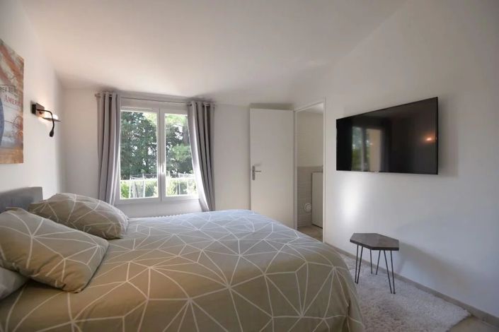 Image No.20-5 Bed House for sale