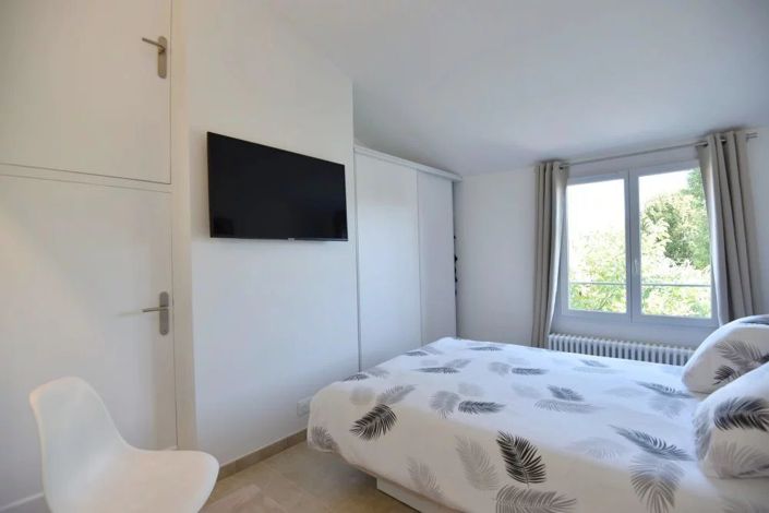 Image No.21-5 Bed House for sale