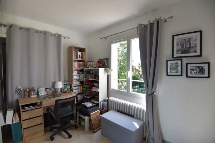 Image No.25-5 Bed House for sale
