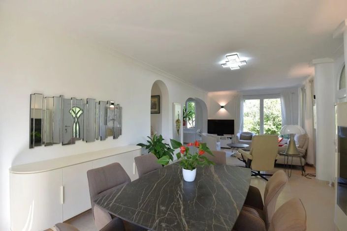 Image No.5-5 Bed House for sale