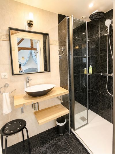Image No.36-7 Bed House for sale