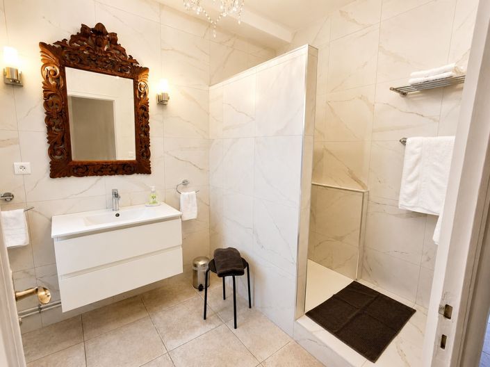 Image No.45-7 Bed House for sale