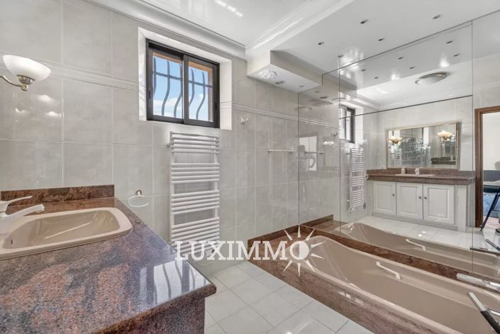 Image No.10-6 Bed House for sale