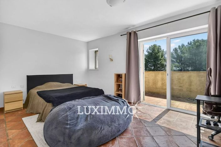 Image No.11-6 Bed House for sale
