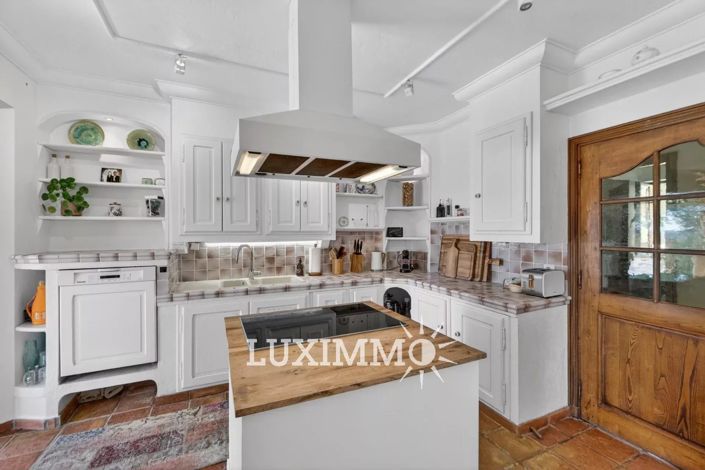 Image No.6-6 Bed House for sale