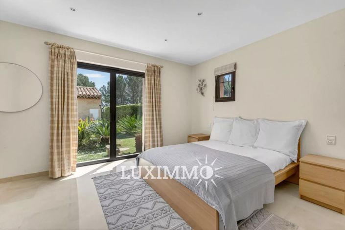 Image No.9-6 Bed House for sale
