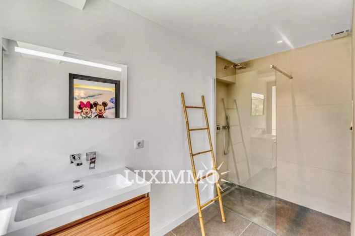 Image No.14-5 Bed House for sale