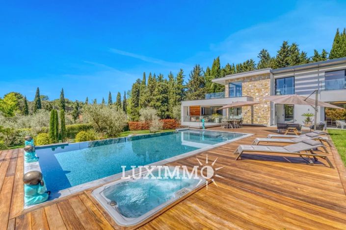 Image No.16-5 Bed House for sale