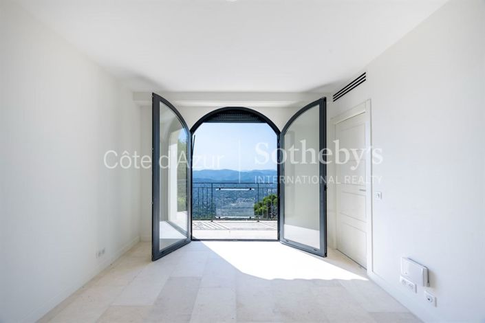 Image No.15-4 Bed House for sale
