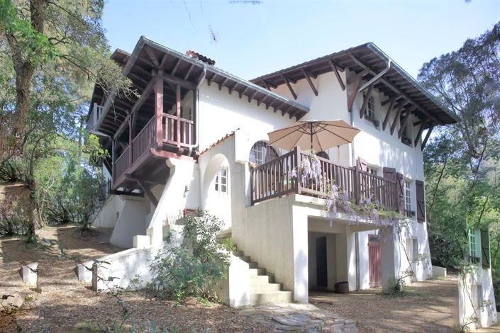 Image No.18-11 Bed House for sale