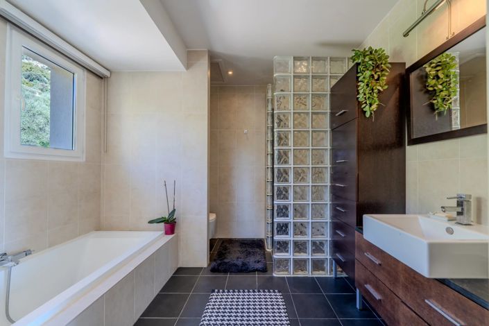 Image No.13-5 Bed House for sale