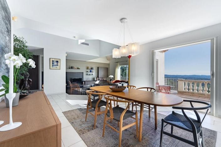 Image No.6-5 Bed House for sale