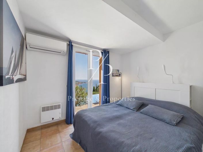 Image No.10-7 Bed House for sale
